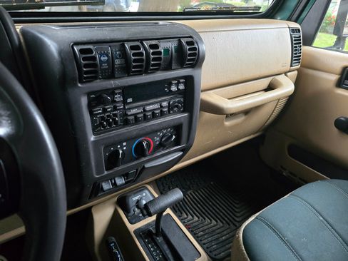 Used 2001 Jeep Wrangler Sahara image 5