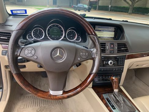 Used 2011 Mercedes-Benz E 350 Cabriolet image 12