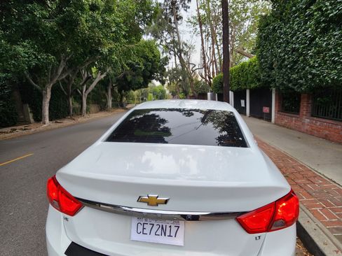 Used 2017 Chevrolet Impala LT image 5