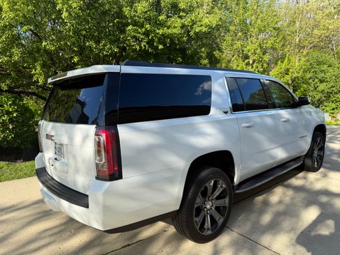 Used 2016 GMC Yukon XL SLE w/ Convenience Package RWD image 2