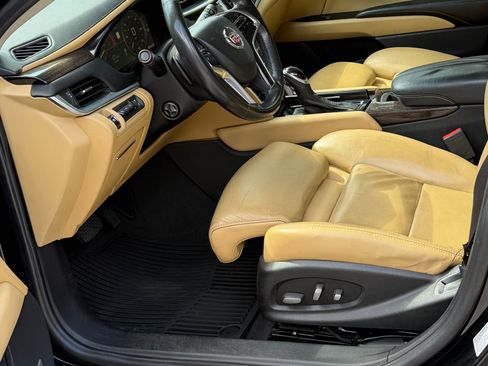 Used 2013 Cadillac XTS Premium image 8