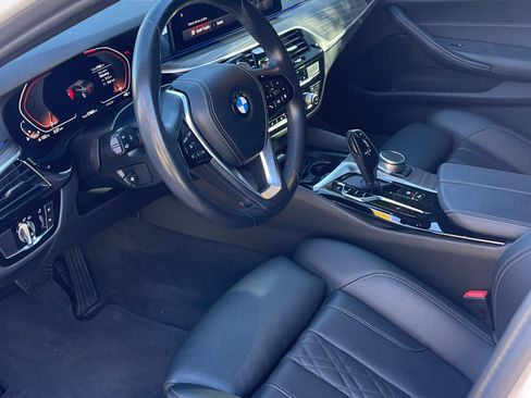 Used 2022 BMW 530i w/ Convenience Package image 12