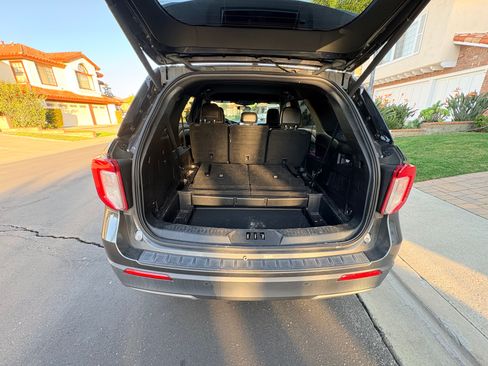 Used 2020 Ford Explorer XLT w/ Equipment Group 202A image 16