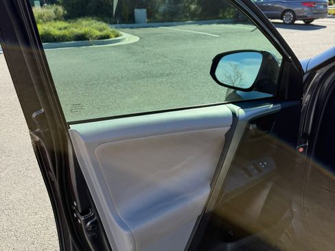 Used 2013 Toyota RAV4 LE image 10