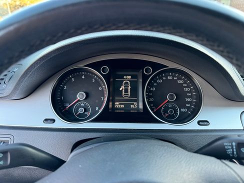 Used 2010 Volkswagen CC Sport image 14