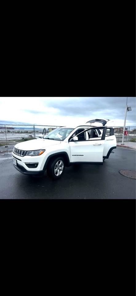 Used 2020 Jeep Compass Latitude w/ Popular Equipment Group FWD image 11