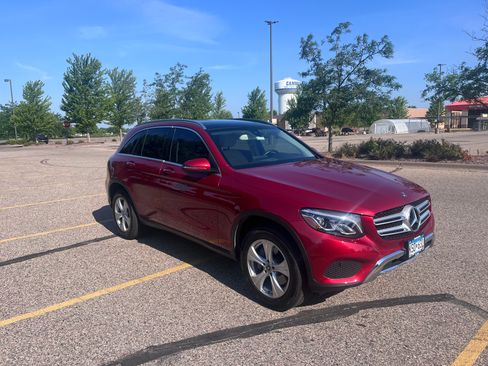 Used 2018 Mercedes-Benz GLC 300 4MATIC image 5