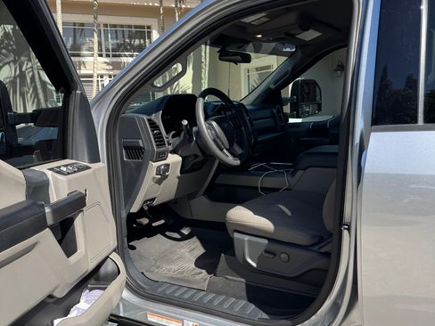 Used 2022 Ford F450 XLT w/ XLT Value Package AWD/4WD image 2