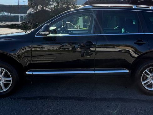 Used 2009 Volkswagen Touareg VR6 image 1