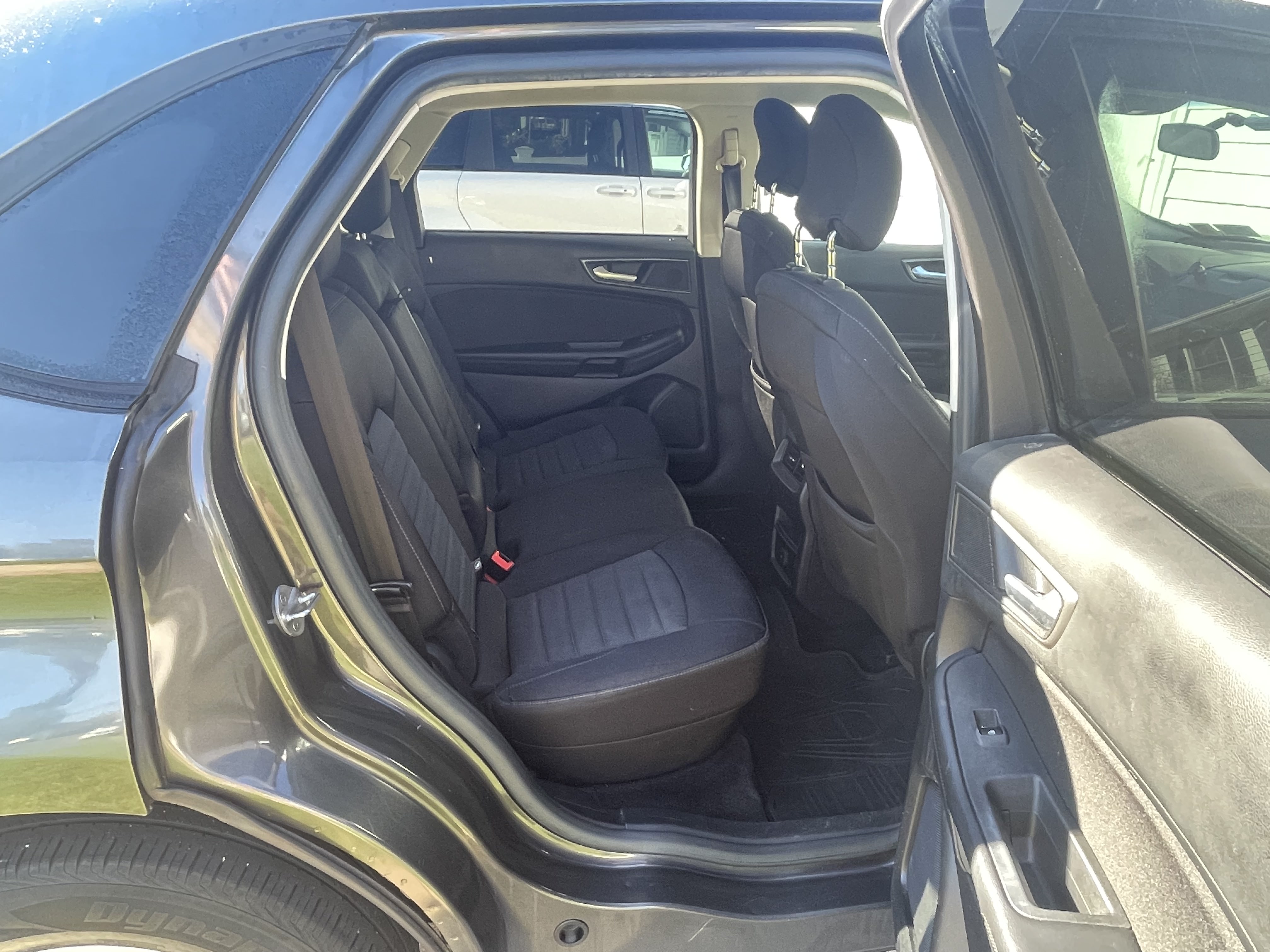 Used 2015 Ford Edge SE FWD image 14