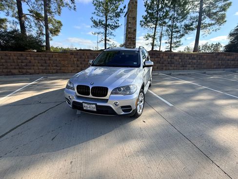 Used 2013 BMW X5 xDrive35i image 4