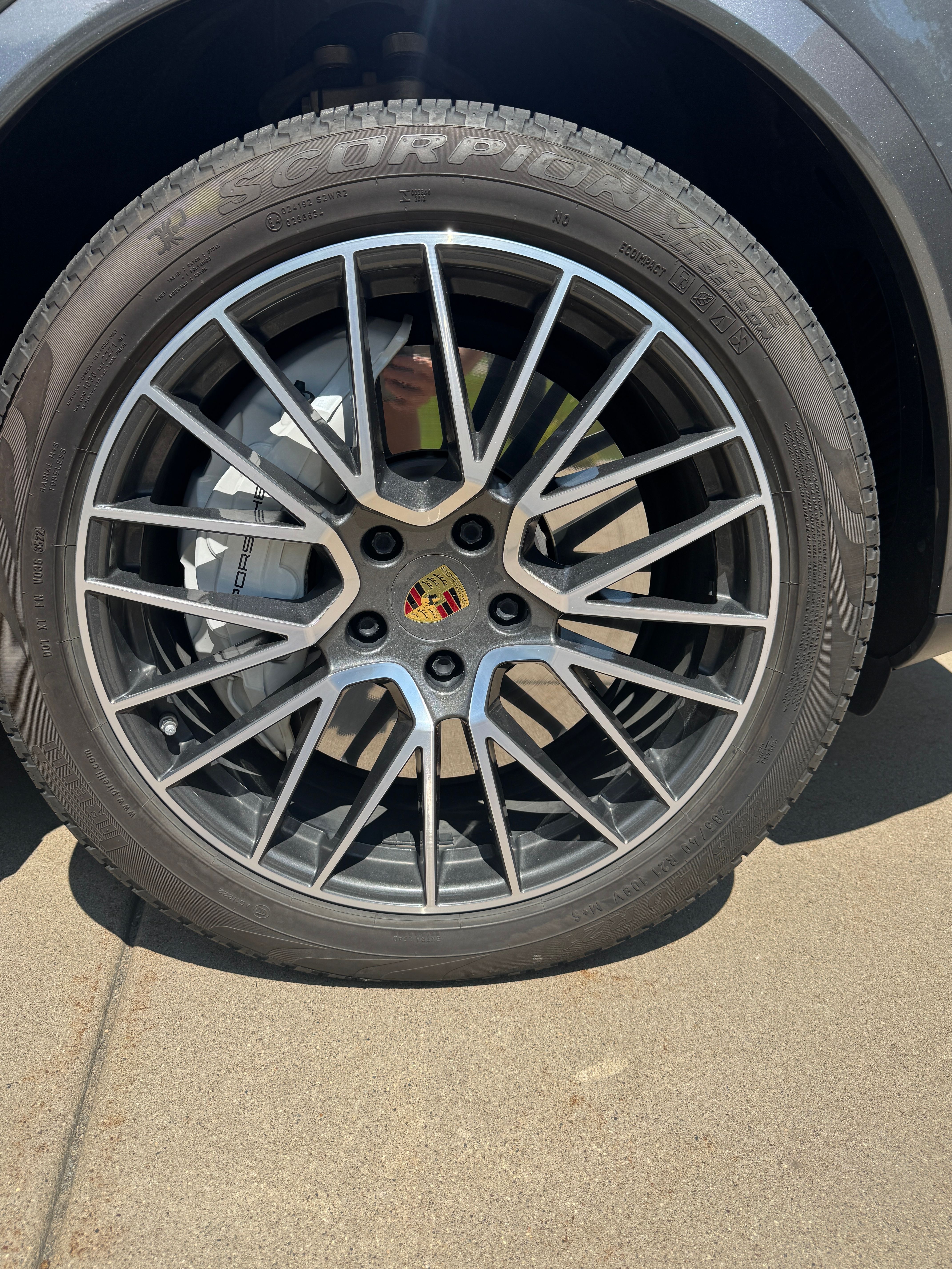 Used 2020 Porsche Cayenne Turbo AWD/4WD image 22