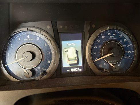 Used 2015 Toyota Sienna Limited Premium FWD image 11