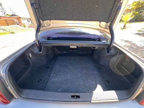 Used 2000 Cadillac De Ville DTS w/ Comfort/Convenience Pkg image 4