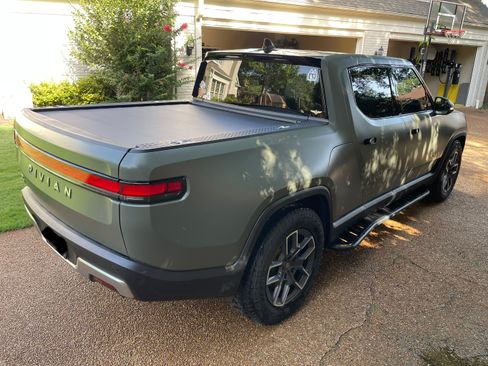 Used 2023 Rivian R1T Launch Edition AWD/4WD image 6