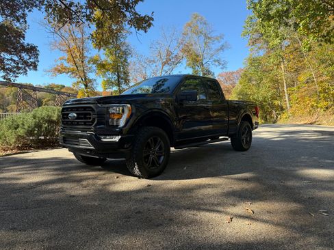 Used 2022 Ford F150 XLT w/ Equipment Group 302A High AWD/4WD image 4
