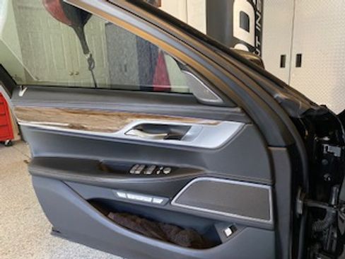 Used 2017 BMW 750i xDrive image 17