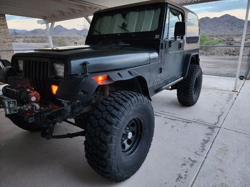 Used 1995 Jeep Wrangler Sahara image 2