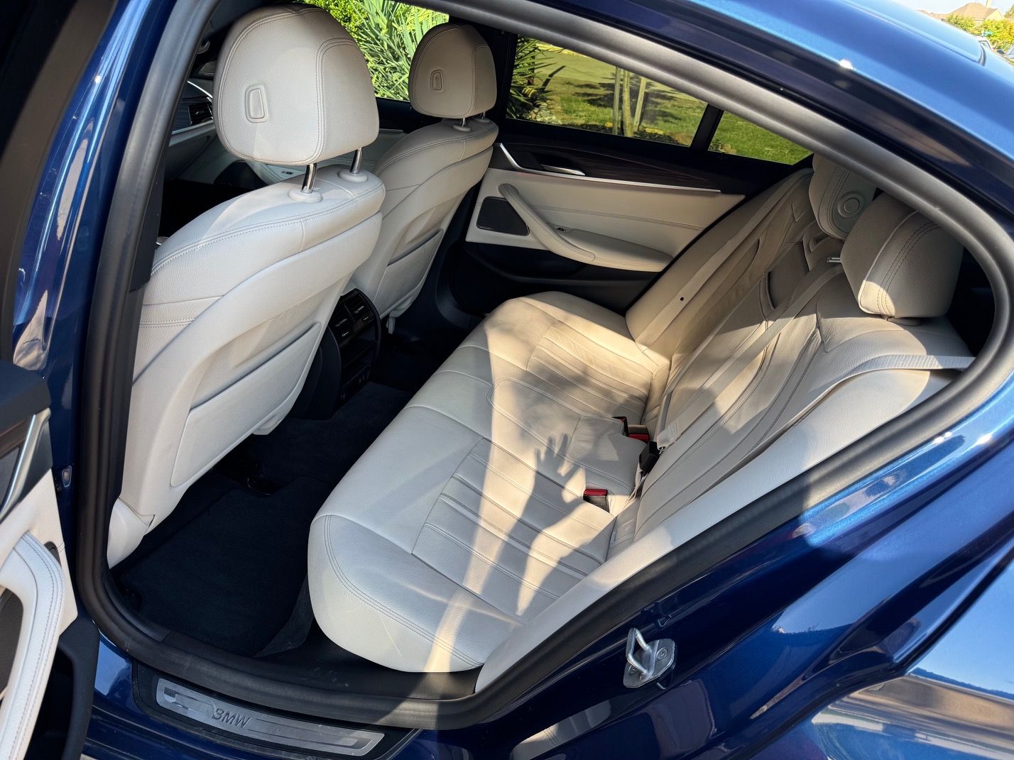 Used 2021 BMW 530e w/ Premium Package RWD image 17