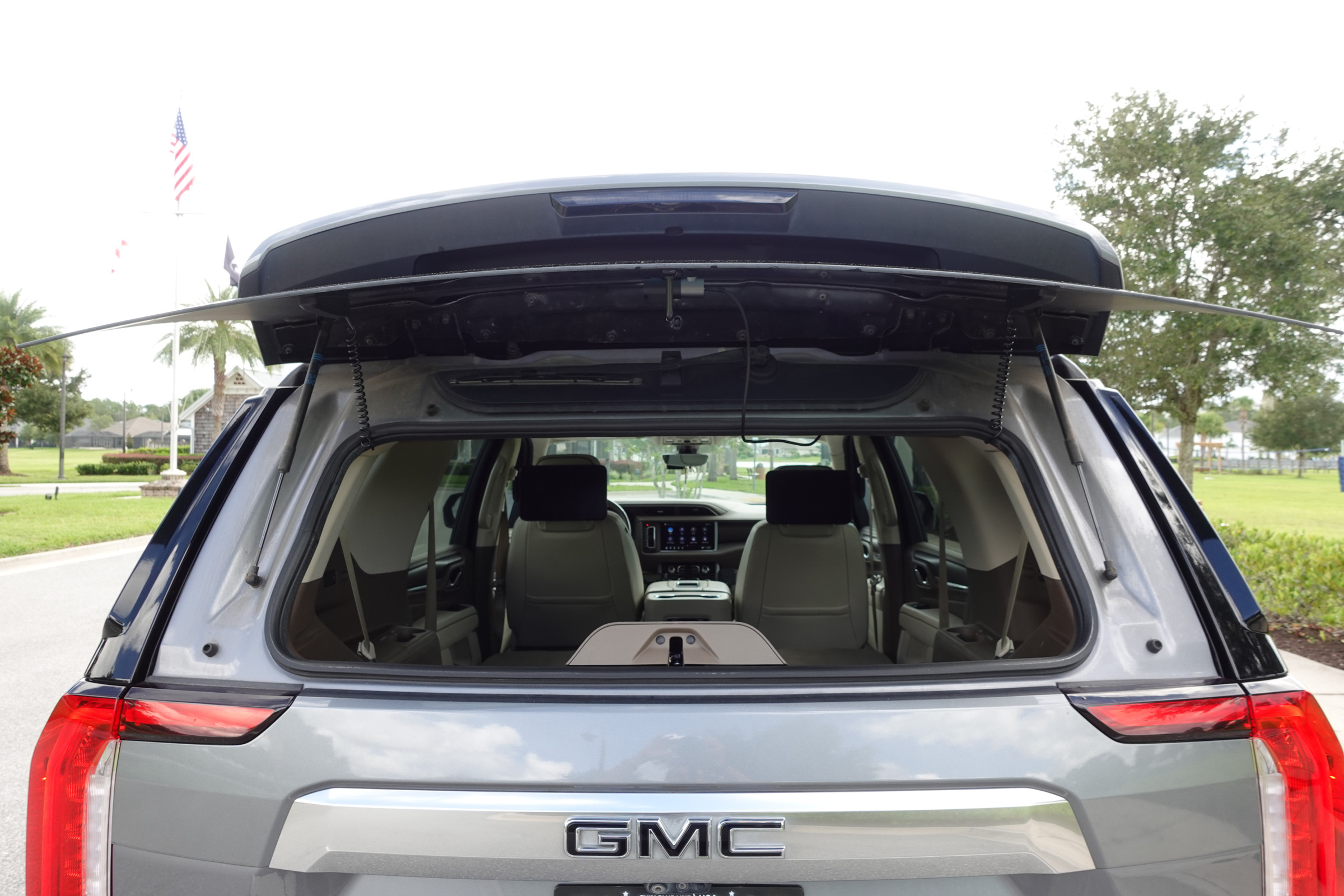 Used 2021 GMC Yukon Denali w/ Denali Ultimate Package AWD/4WD image 8