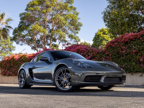 Used 2021 Porsche 718 Cayman image 1