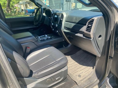 Used 2019 Ford Expedition Max XLT w/ Equipment Group 202A AWD/4WD image 14