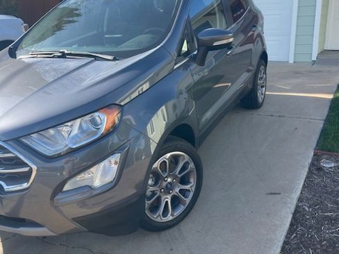Used 2021 Ford EcoSport Titanium image 2
