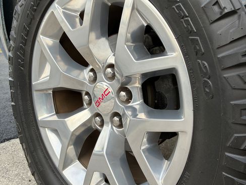 Used 2018 GMC Sierra 1500 SLT w/ SLT Premium Package image 5