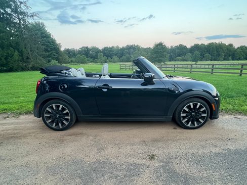 Used 2022 MINI Cooper S w/ Driver Assistance Package FWD image 14