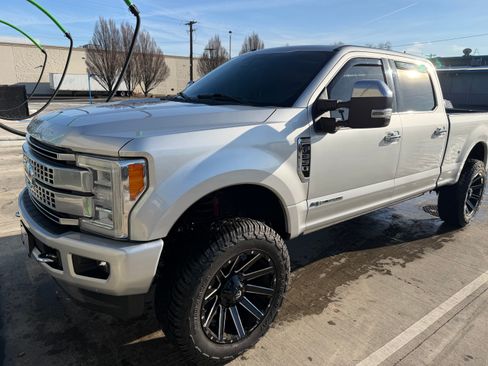 Used 2017 Ford F350 Platinum w/ Platinum Ultimate Package image 2