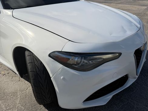 Used 2018 Alfa Romeo Giulia image 8