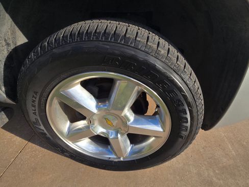 Used 2014 Chevrolet Tahoe LTZ image 18