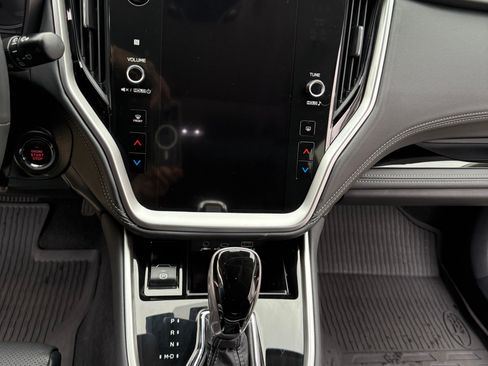 Used 2024 Subaru Outback Limited image 11