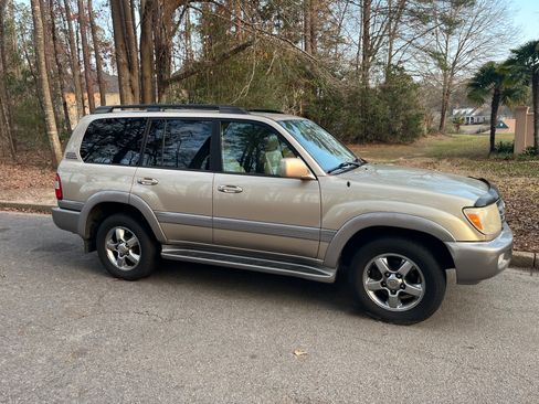 Used 2007 Toyota Land Cruiser Sport Utility 4D image 1
