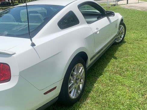 Used 2012 Ford Mustang Premium RWD image 4