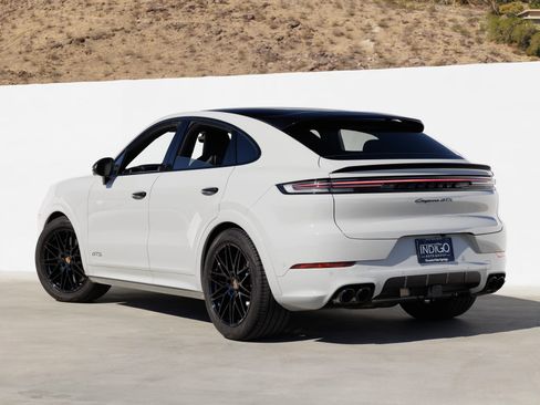 Used 2025 Porsche Cayenne GTS image 2