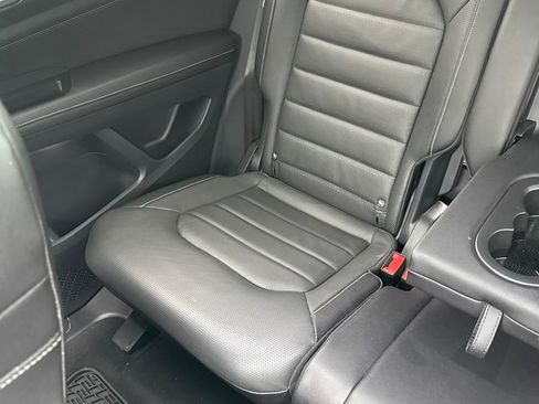 Used 2025 Volkswagen Atlas Cross Sport SEL R-Line image 22