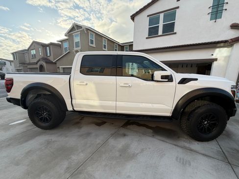 Used 2025 Ford F150 Raptor image 4