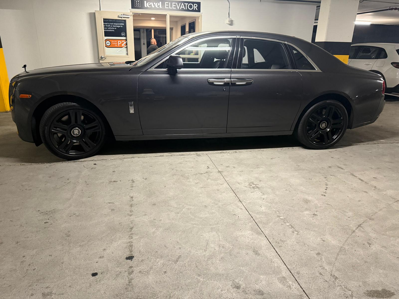 Used 2015 Rolls-Royce Ghost RWD image 2