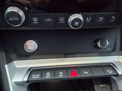 Used 2019 Audi Q3 2.0T Premium Plus image 19