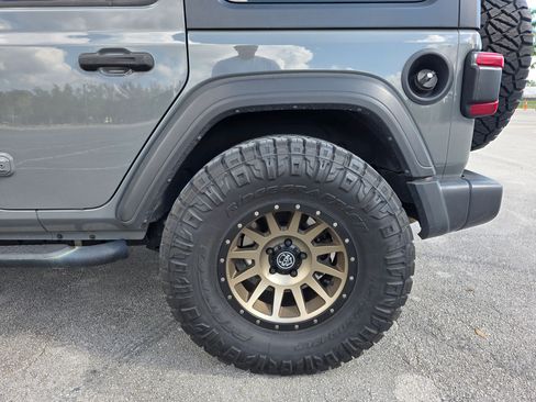 Used 2019 Jeep Wrangler Unlimited Sport S image 9