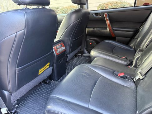 Used 2012 Toyota Highlander Limited image 15