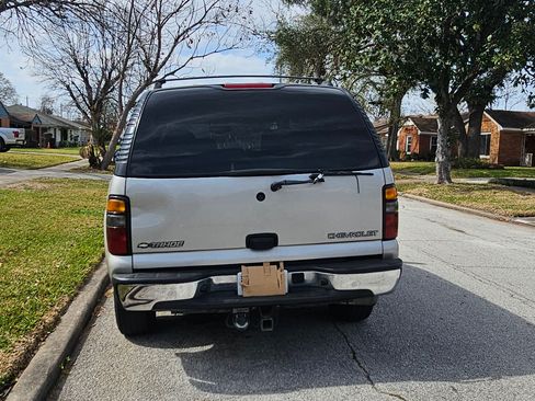 Used 2005 Chevrolet Tahoe LS w/ Preferred Equipment Group image 8