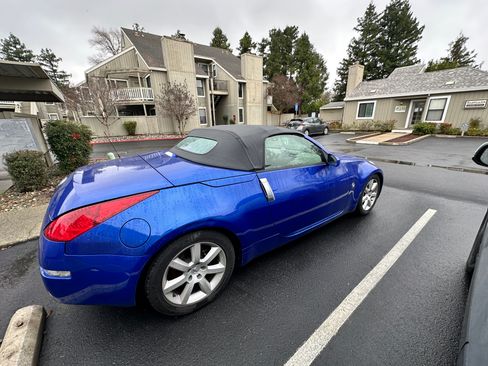 Used 2005 Nissan 350Z Touring RWD image 8