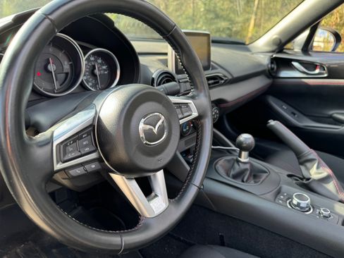 Used 2017 MAZDA MX-5 Miata Club w/ Brembo/BBS Package image 20