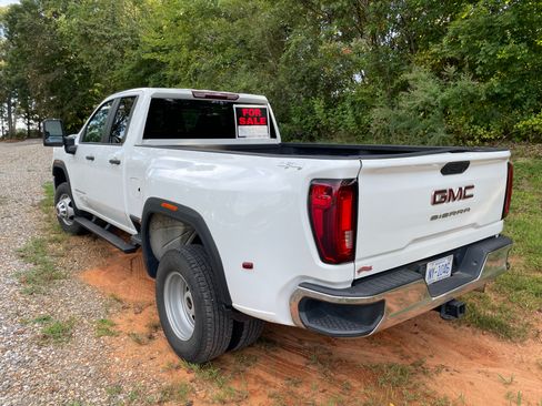 Used 2022 GMC Sierra 3500 Pro w/ Gooseneck/5TH Wheel Package image 8