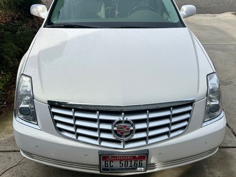 Used 2006 Cadillac DTS image 1