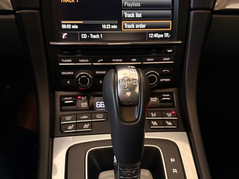Used 2014 Porsche 911 Carrera 4S image 2