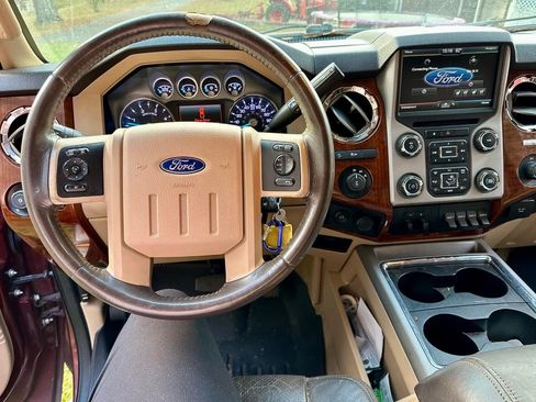 Used 2015 Ford F250 King Ranch w/ FX4 Off-Road Package AWD/4WD image 9