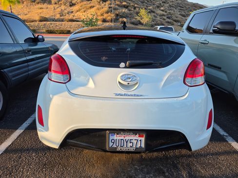 Used 2015 Hyundai Veloster w/ Option Group 02 FWD image 6